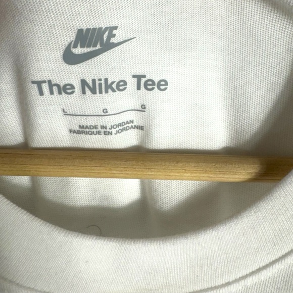 Nike Sportswear Club Men's Embroidered Spellout T-Shirt, White/Black, Size Large - Picture 4 of 8